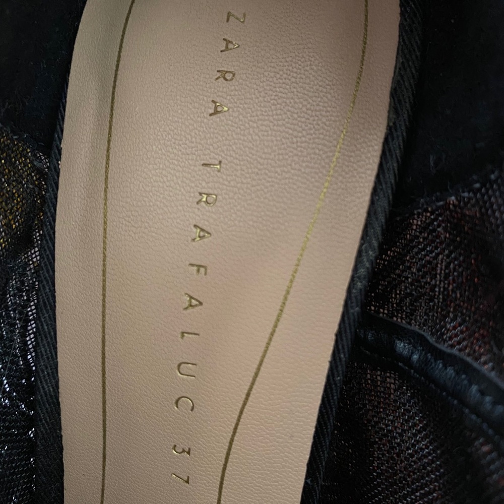Heels - Picture 2 of 4